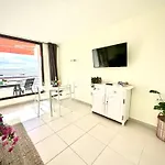 Apartment Seafront Serenity By Deihu Experiences